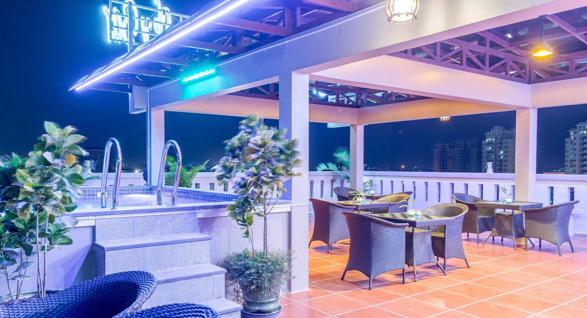 Raksmey Suo Hotel Phnom Penh Exterior foto