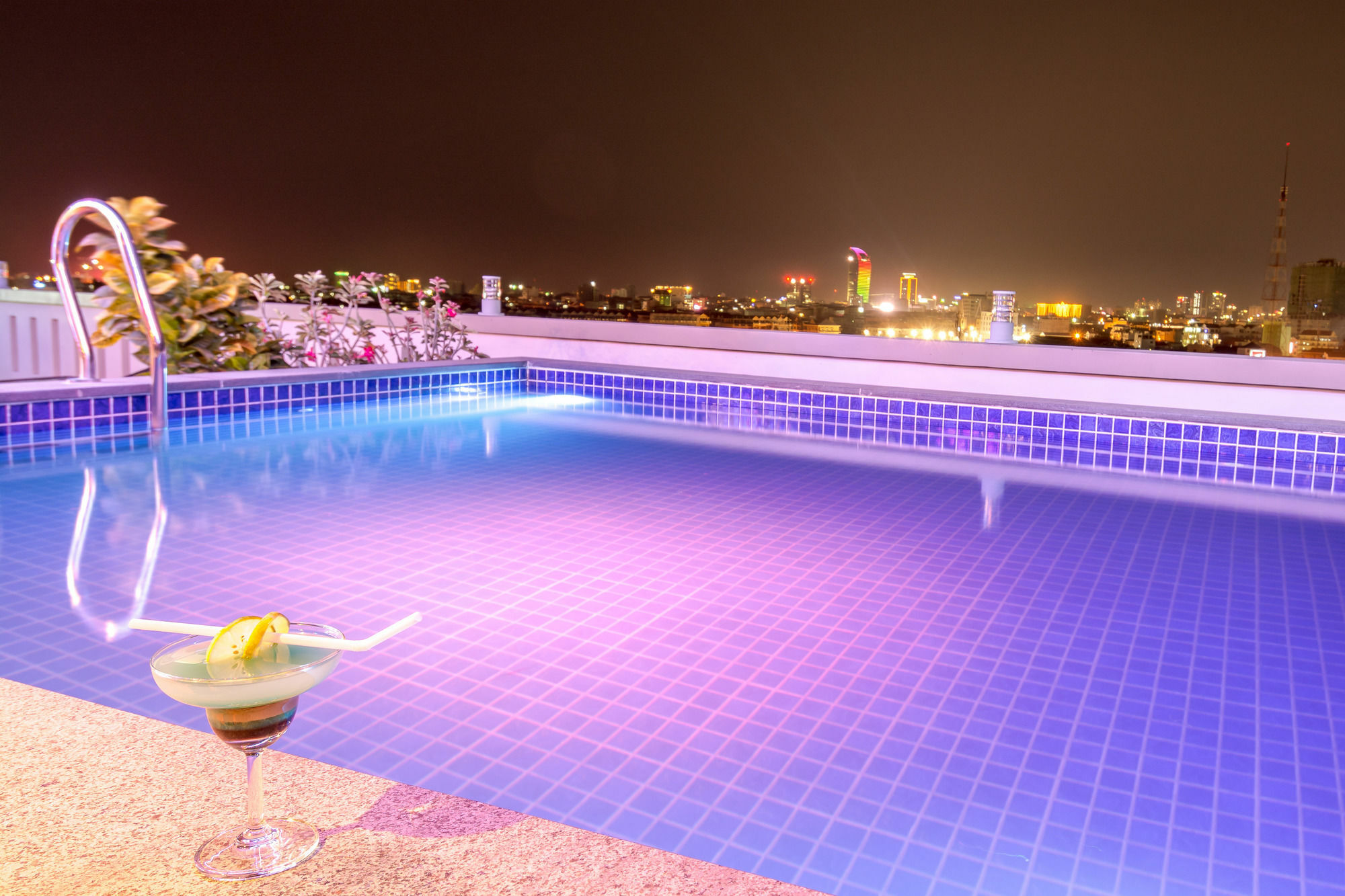 Raksmey Suo Hotel Phnom Penh Exterior foto